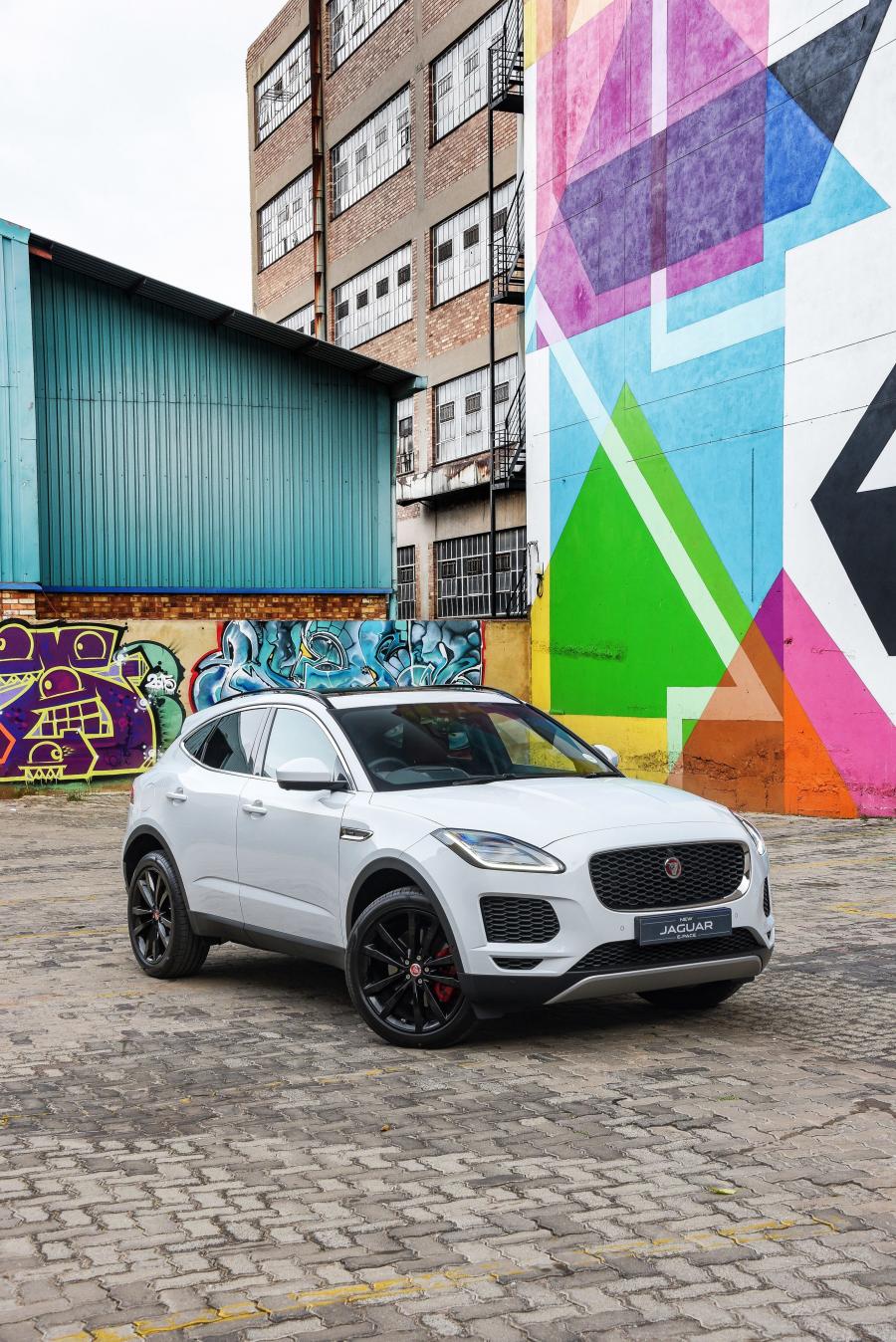  Jaguar E-Pace D240 AWD 2018 года  (ZA) (фото 7 из 8)